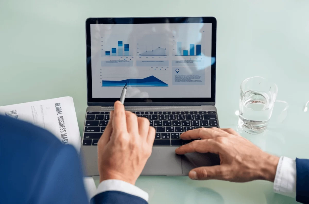 Improving Equipment Utilization with Asset Management Software and GPS Technology